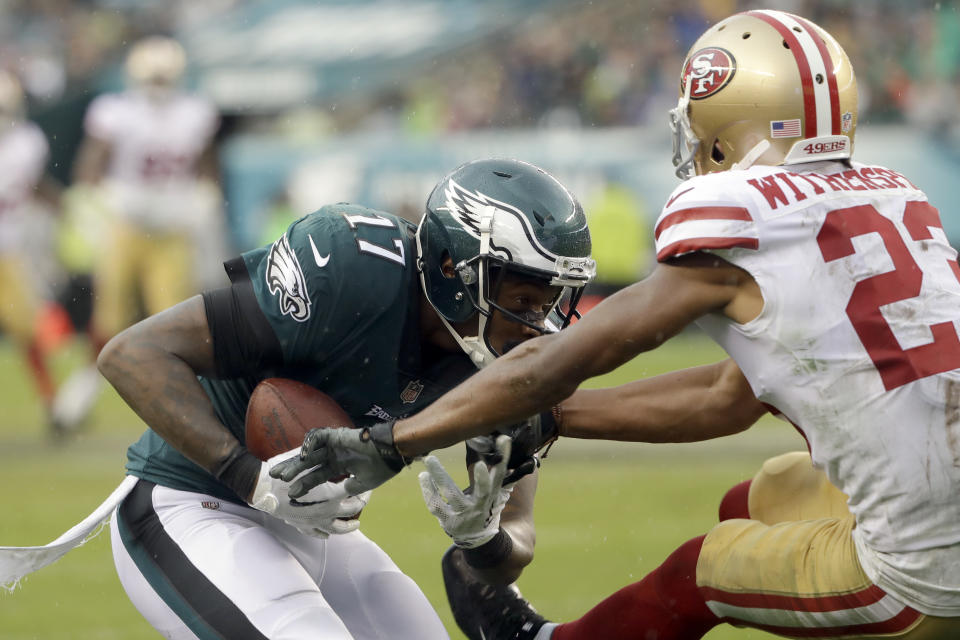 Philadelphia Eagles' Alshon Jeffery scores a touchdown on Sunday against the 49ers. (AP)