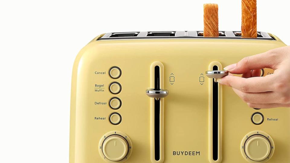 Shoppers were wowed by the colorful, retro look of this 4-slice toaster oven.