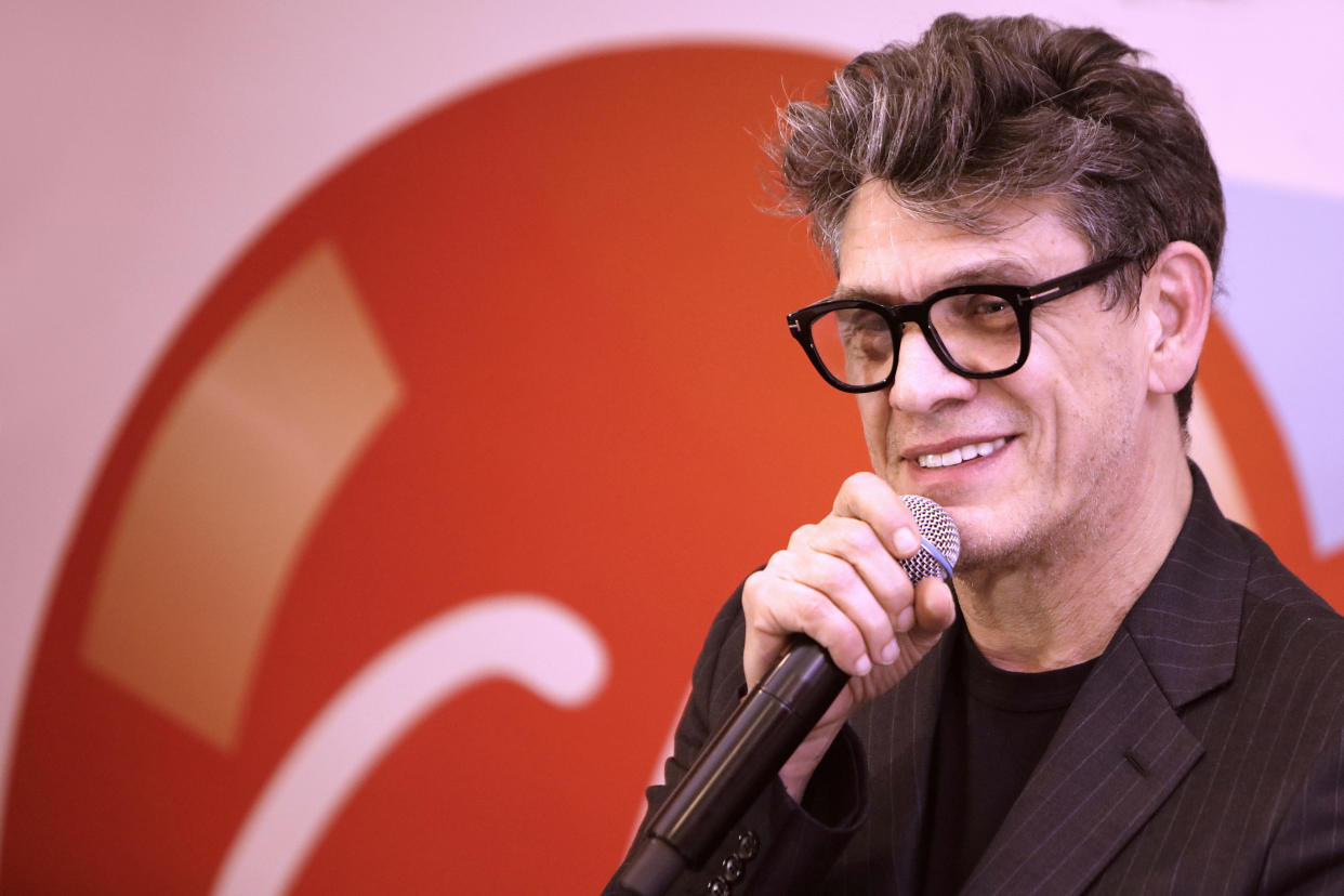 PARIS, FRANCE - MAY 30: Singer Marc Lavoine poses during a portrait session on May 30,2022 in Paris, France. (Photo by Eric Fougere/Corbis via Getty Images)