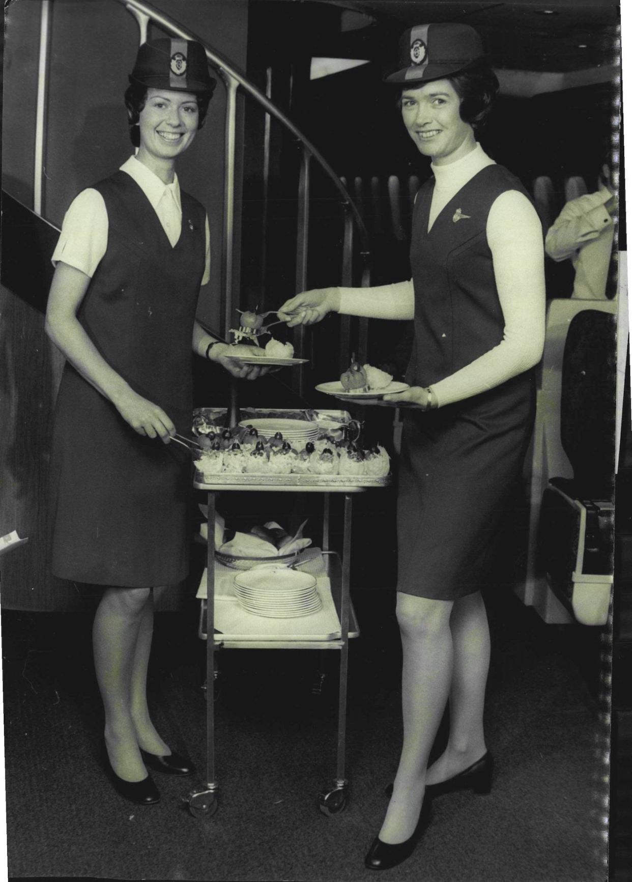 qantas flight attendant uniform 2