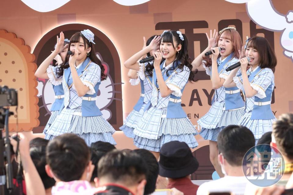 日本女子偶像天團體AKB48的姐妹團AKB48 Team TP唱跳俱佳。