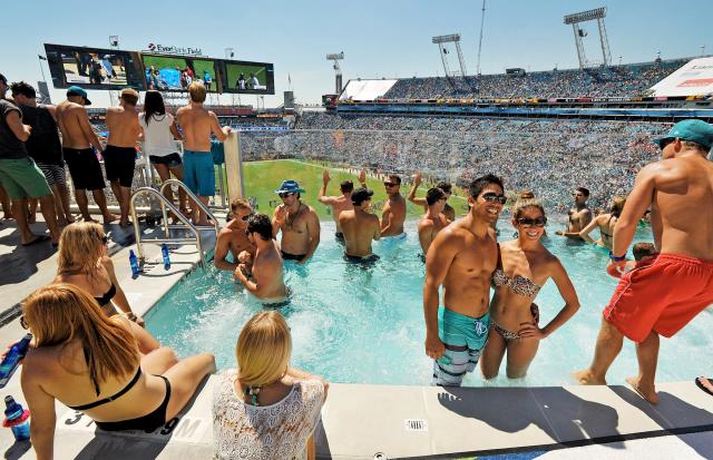 Want to swim in EverBank Stadium's pools at a Jaguars game? Here's what you  should know