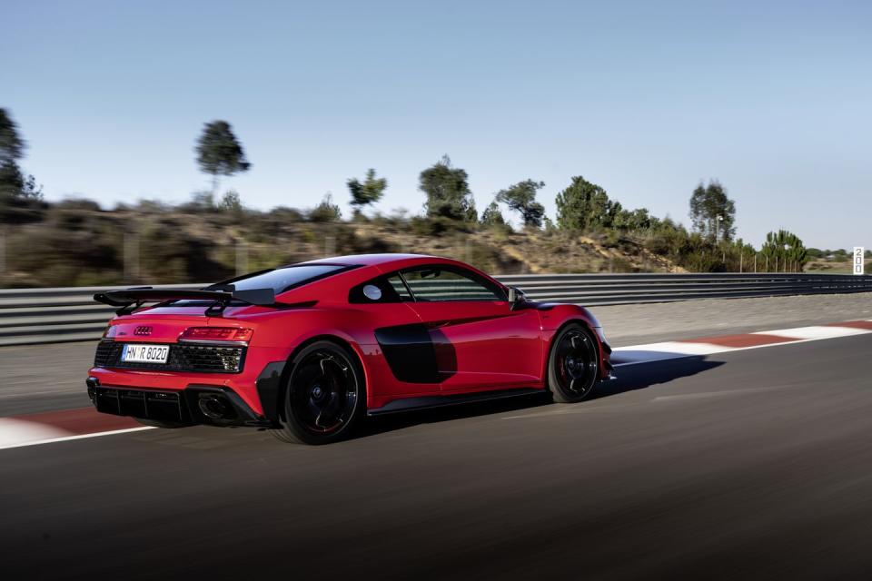 View Photos of the 2023 Audi R8 GT