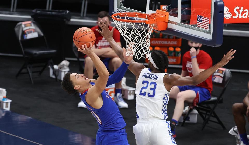 Jalen Wilson #10 of the Kansas Jayhawks shoots the ball while defended by Isaiah Jackson #23 of the Kentucky Wildcats in the Champions Classic on Dec. 1. (Andy Lyons/Getty Images)