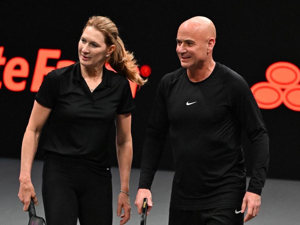 Steffi Graf und ihr Ehemann Andre Agassi beim gemeinsamen Pickleball-Match. (Bild: IMAGO/Cover-Images)