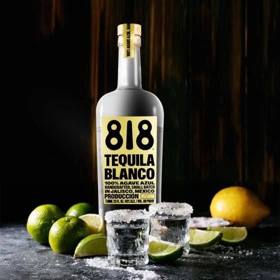 818-blanco