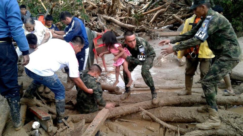 Colombia intensifica la búsqueda de víctimas por una avalancha