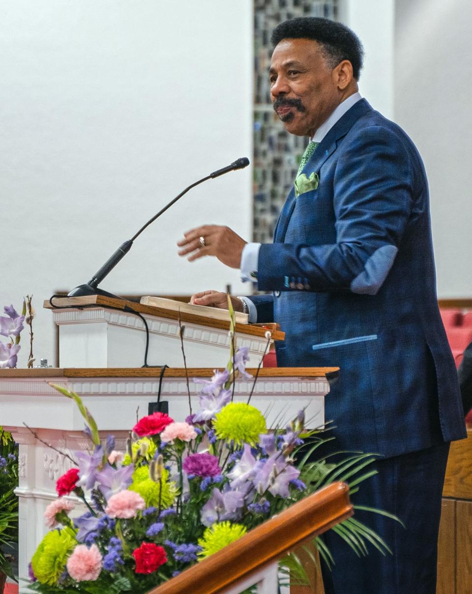 Rev. Tony Evans speaks at Oklahoma Baptists' 2024 Advance Conference at St. John Missionary Baptist Church in Oklahoma City.