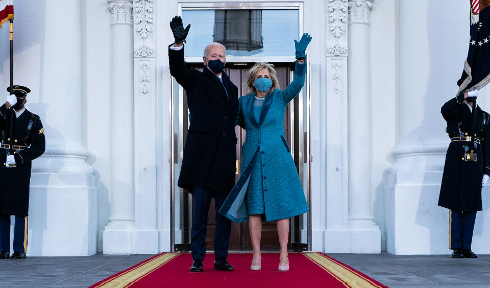 <p>The Bidens wave from the steps of the White House before going inside with the rest of their family. </p>