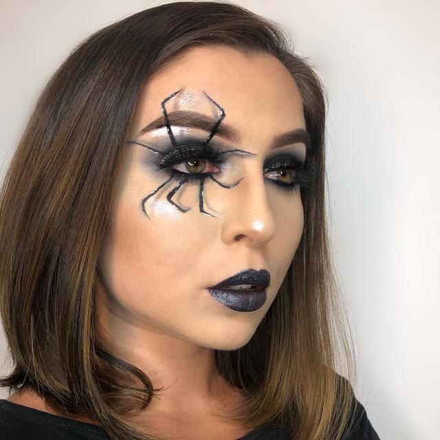 32 Easy Halloween Costumes You Can Do With Just Makeup