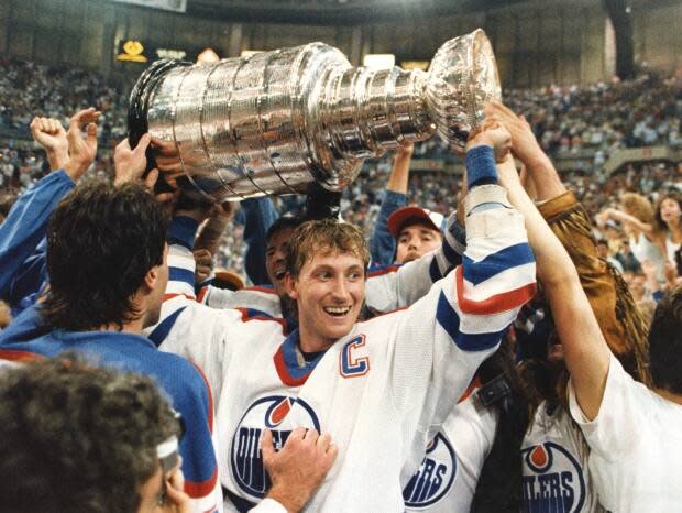 All of the biggest moments of Wayne Gretzky's life were narrated by Cole on Hockey Night in Canada, including each of his Stanley Cup wins and his retirement in 1999.