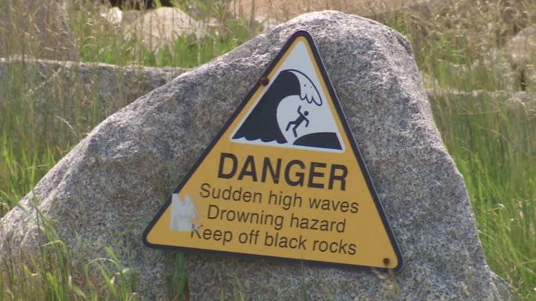 Peggys Cove safety sign upgrades likely, Mark Furey says