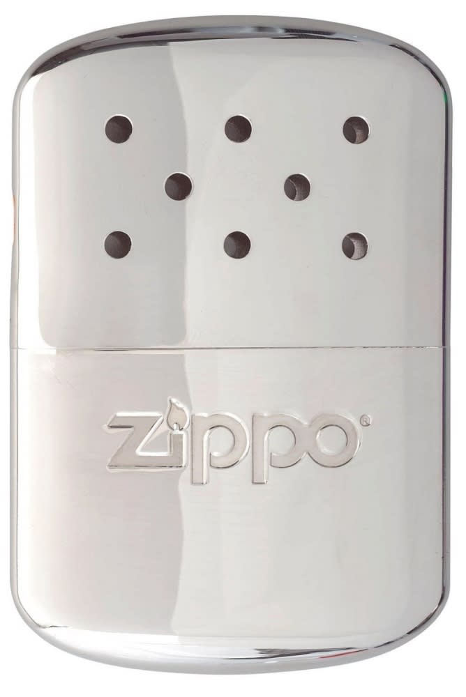 Zippo Handy Warmer，算是燃料式隨身暖爐的高階產品，售價約1,100元。