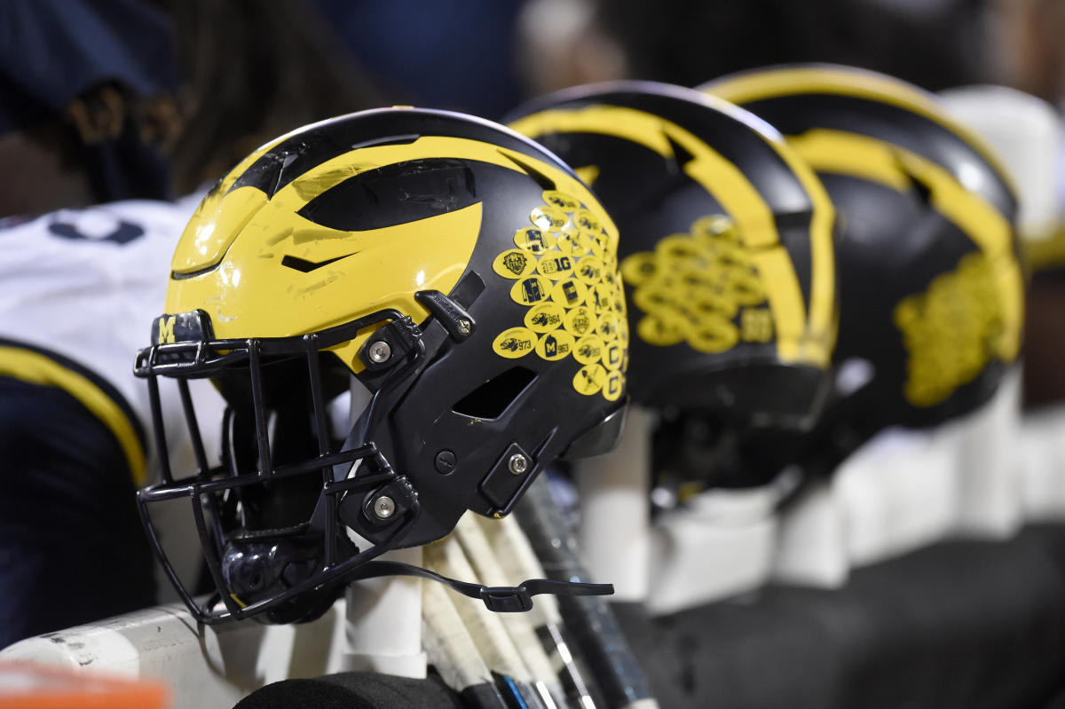 Michigan football team to wear patch honoring Oxford shooting