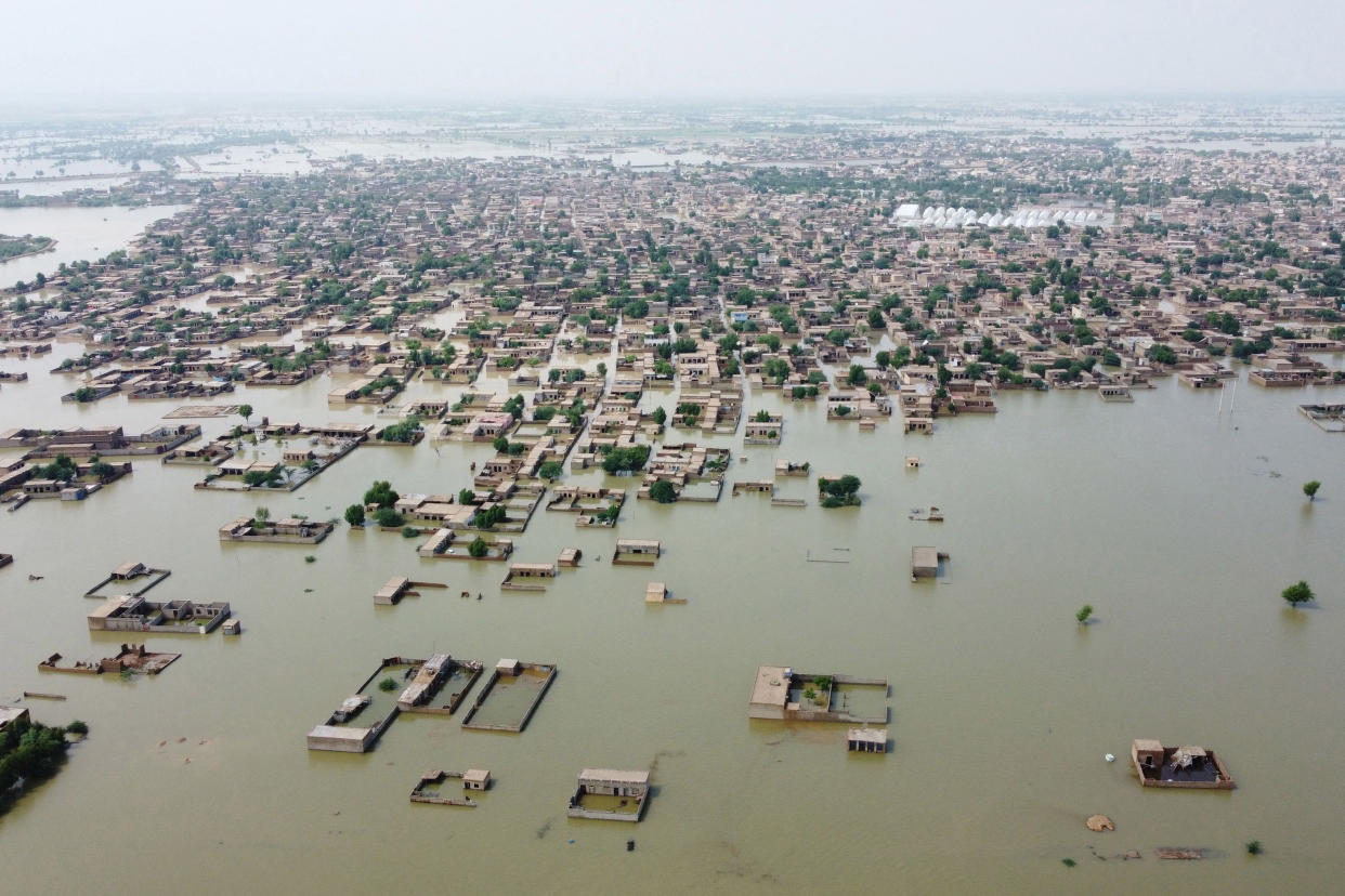  Dera Allah Yar town after heavy monsoon rains  (Fida Hussain / AFP via Getty Images)