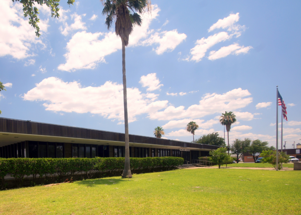  Zavala County courthouse.