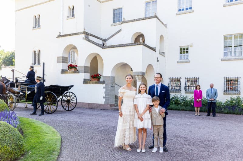 Victoria y Daniel de Suecia con sus hijos