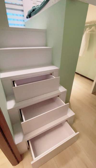 每一層樓梯都可以是一個抽屜，大大增加收納空間。（圖/富比士地產王提供）