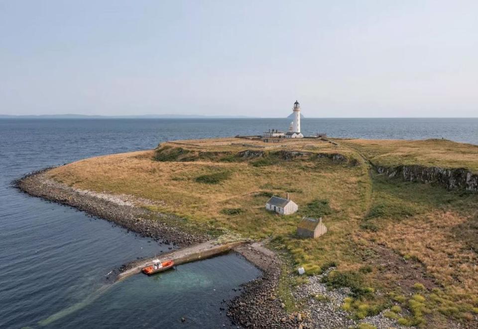 6 bedroom island for sale in Isle of Arran, KA27 Offers in excess of £350,000. Former Lighthouse Keeper’s accommodation including 2 reception rooms, 5 bedrooms and bathroom. (Knight Frank)