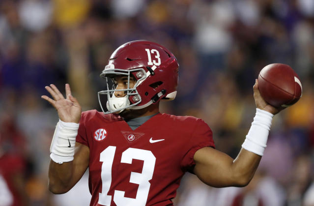 Tua Tagovailoa leaves game after hit to his right knee in Alabama