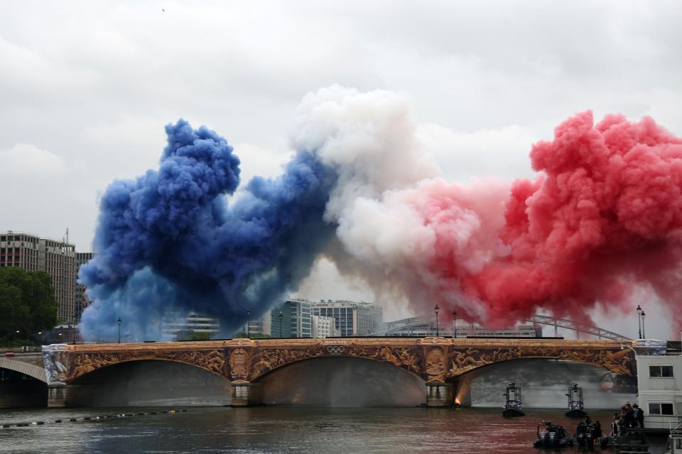 The procession was kicked off with an impressive smoke display (Getty Images)