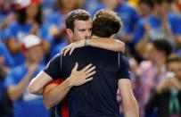 Tennis - Great Britain v Japan - Davis Cup World Group First Round - Barclaycard Arena, Birmingham - 6/3/16 Great Britain's Andy Murray celebrates with captain Leon Smith after winning his match against Japan's Kei Nishikori Action Images via Reuters / Andrew Boyers