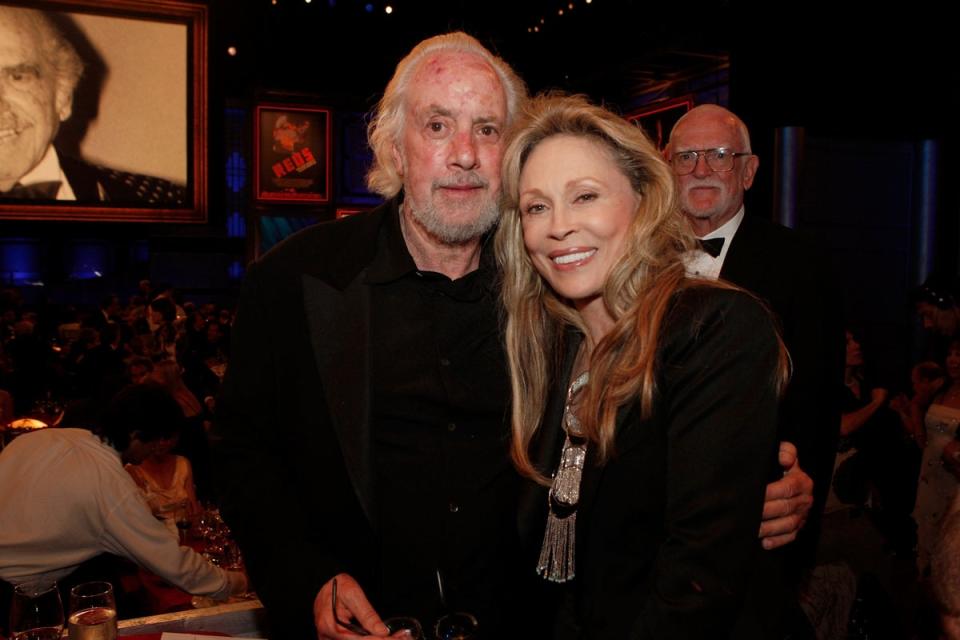 Robert Towne with ‘Chinatown’ star Faye Dunaway in 2008 (Getty Images for AFI)