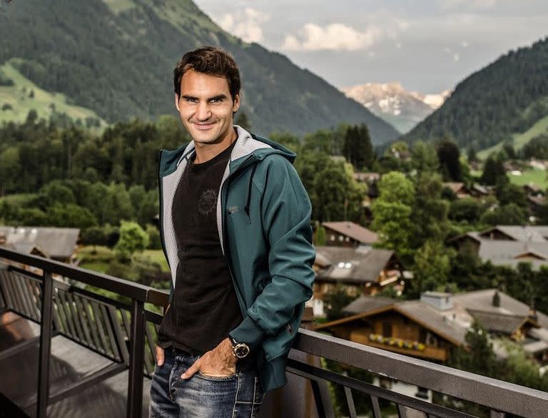 Roger, con el bellísimo paisaje de los Alpes suizos de fondo