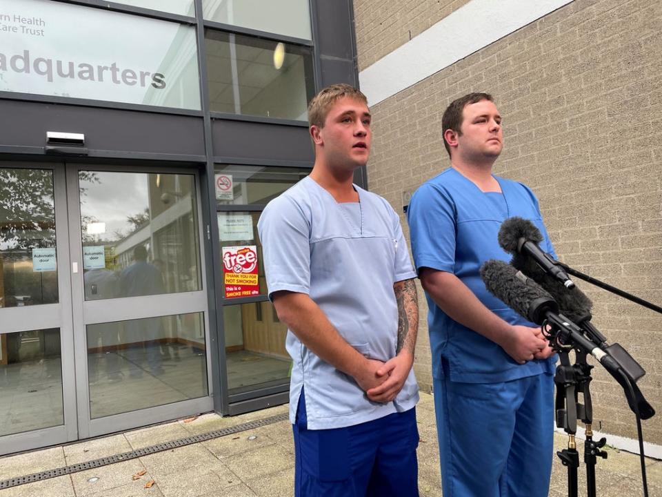 Private Benjamin Brown (left) and Corporal Lewis Maxwell have just completed a deployment at the Ulster Hospital (Jonathan McCambridge/PA)