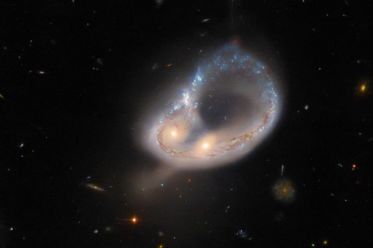 Hubble spots colliding galaxies in a spectacular dance - engadget.com