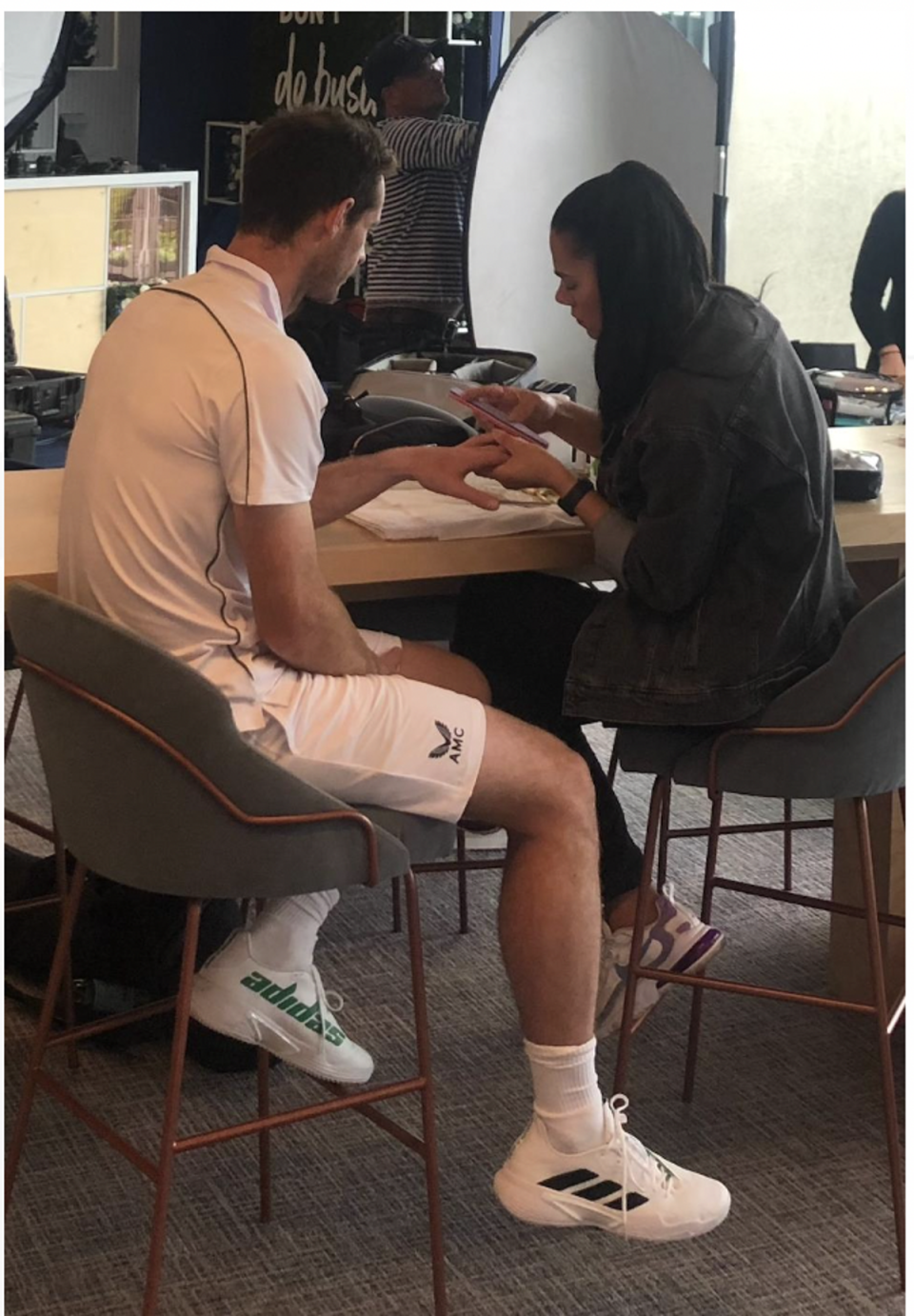 Michelle Humphrey (right) paints Andy Murray’s nails (Havas)