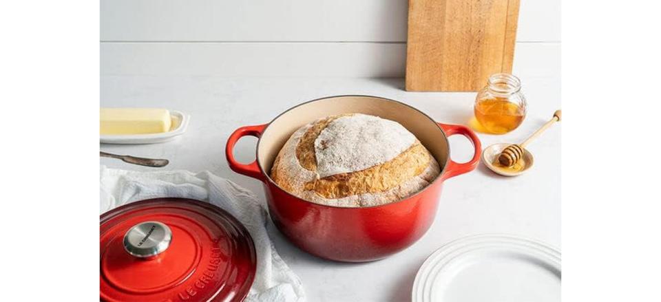 Le Creuset Enameled Cast Iron Signature Round Dutch Oven, 3.5 qt.