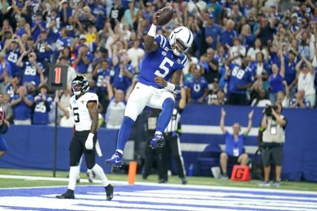 Three is no crowd for Colts offense