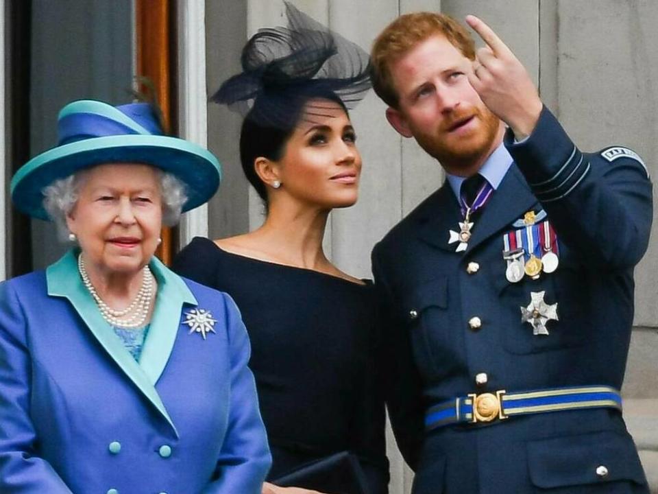 Die Queen, Meghan und Harry bei einem gemeinsamen Auftritt 2018 (Bild: imago images/PA Images)