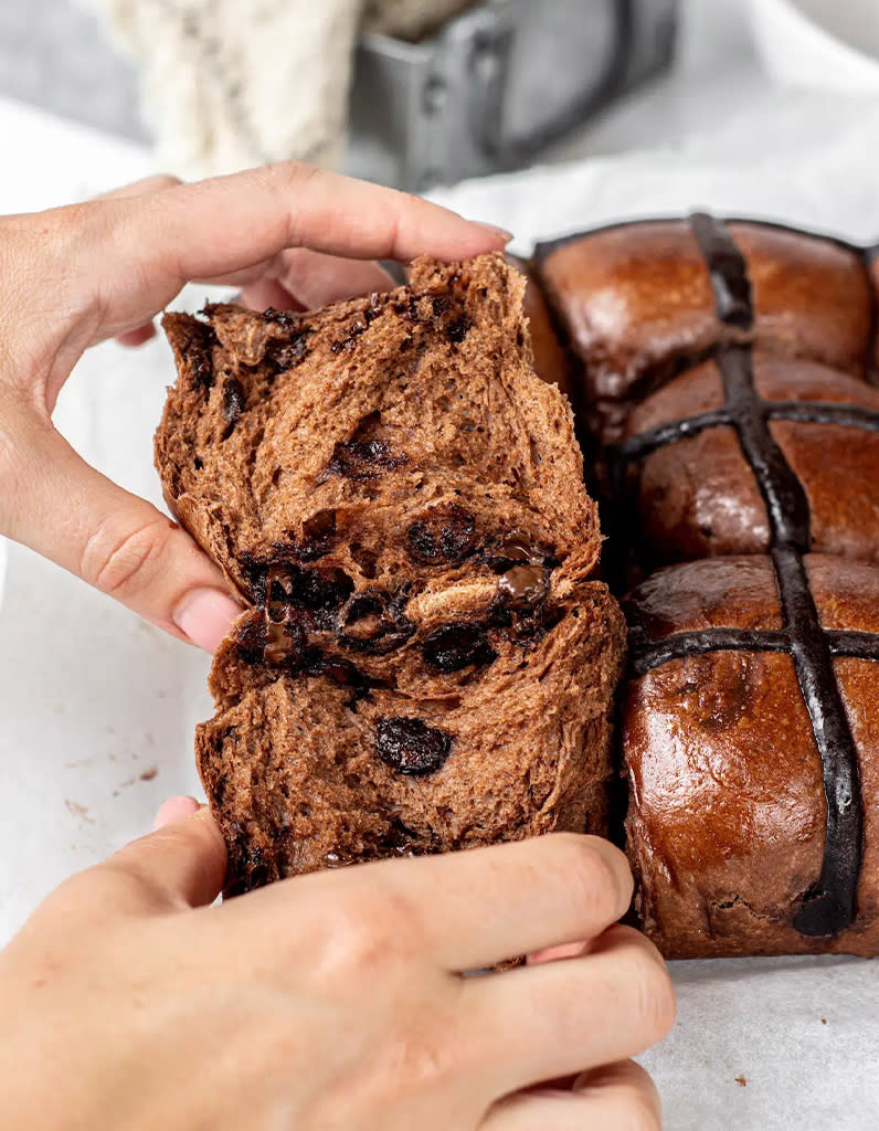 Hot cross buns au double chocolat