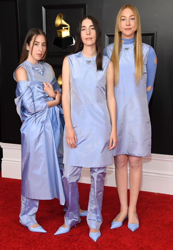 Alana Haim, la rockera y musa de la moda que triunfa como actriz esta temporada de premios