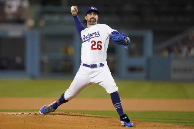 Dodgers have fun with Gavin Lux tape outline, Tony Gonsolin's cat