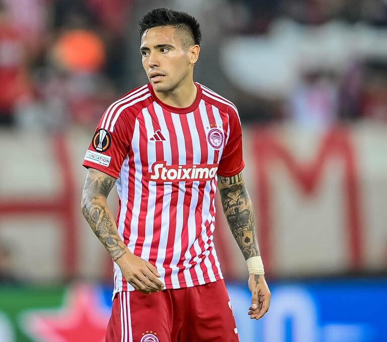 Francisco Ortega, lateral izquierdo con pasado en Vélez, uno de los dos argentinos en Olympiacos