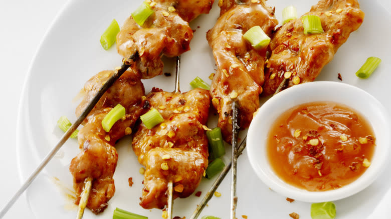 Chicken with sweet-sour dipping sauce