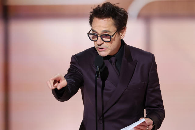 Watch Robert Downey Jr. Read His Bad Reviews at Critics Choice Awards