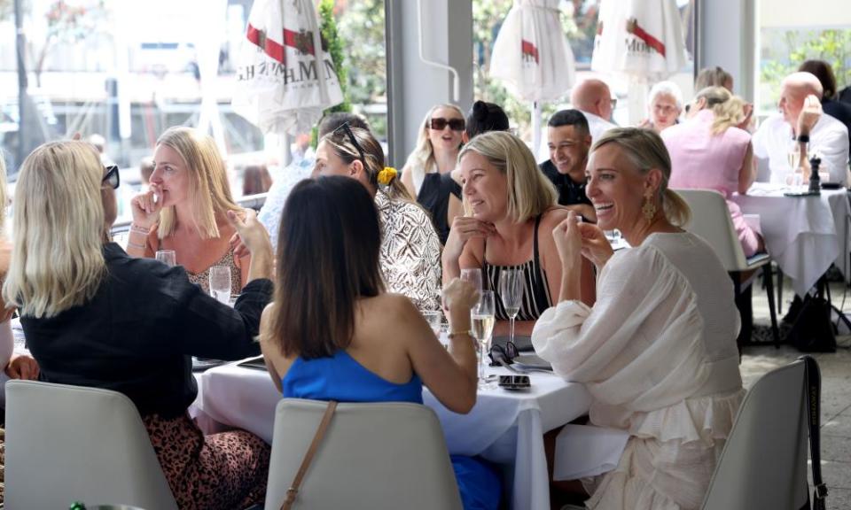 Aucklanders enjoy a meal out.