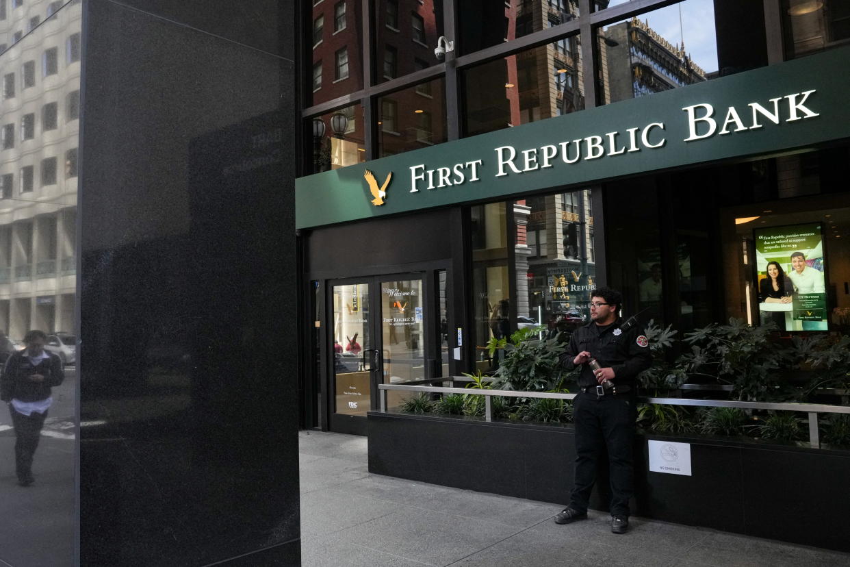 A security guard stands outside a First Republic Bank branch in San Francisco, California, U.S. April 28, 2023. REUTERS/Loren Elliott