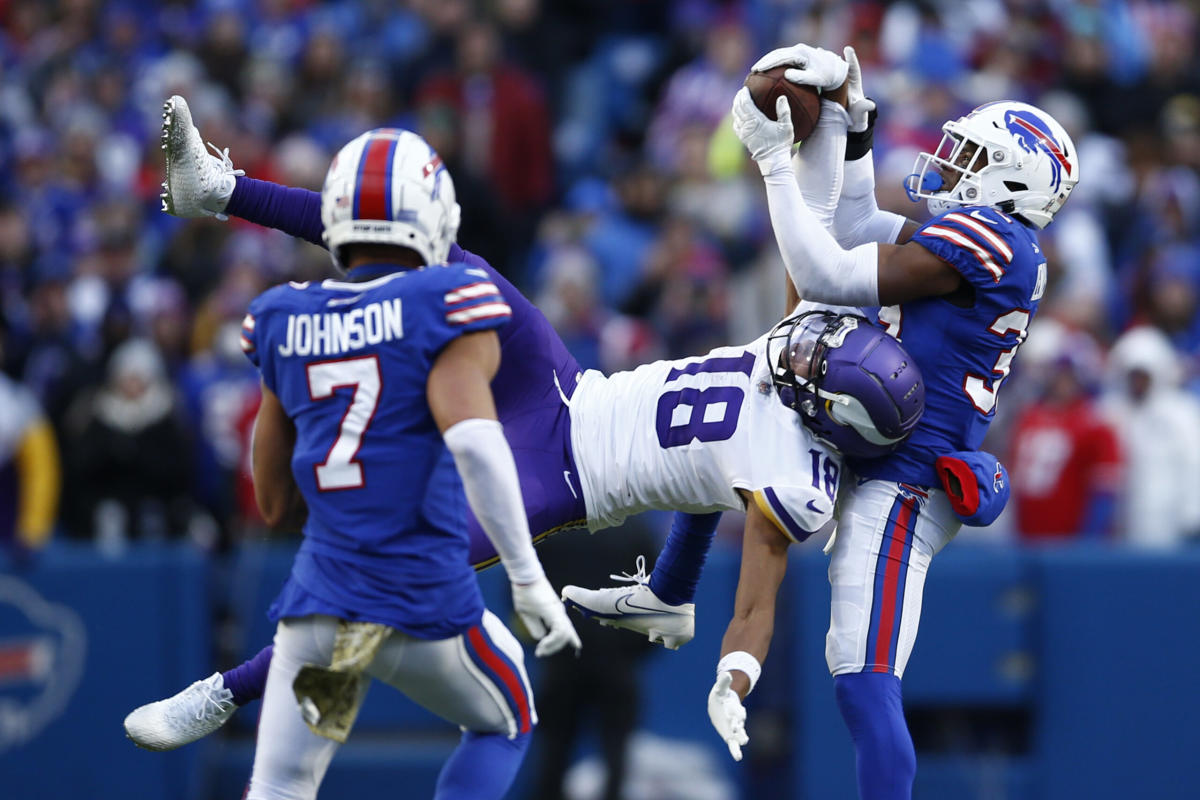 Justin Jefferson made the catch of the year in a career performance vs.  Bills, and NFL Twitter was in awe