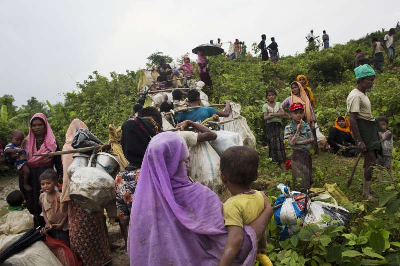 湧入孟加拉的羅興亞難民。（美聯社）