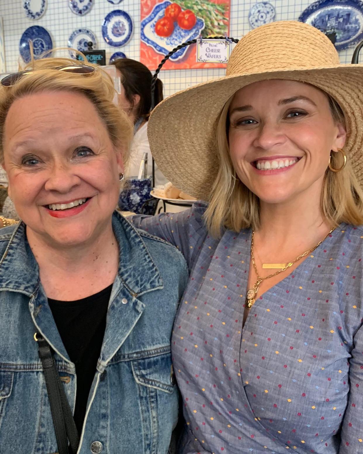 Reese Witherspoon and her mom