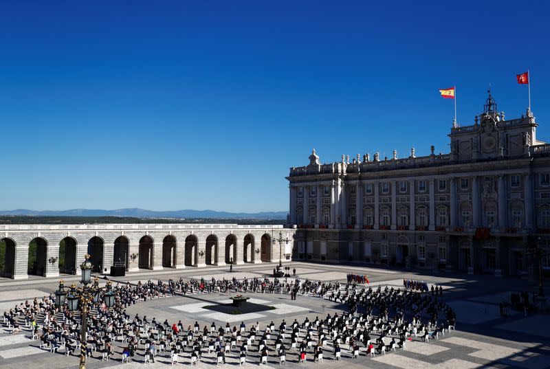 Ceremonia en homenaje a las víctimas de COVID-19 en Madrid