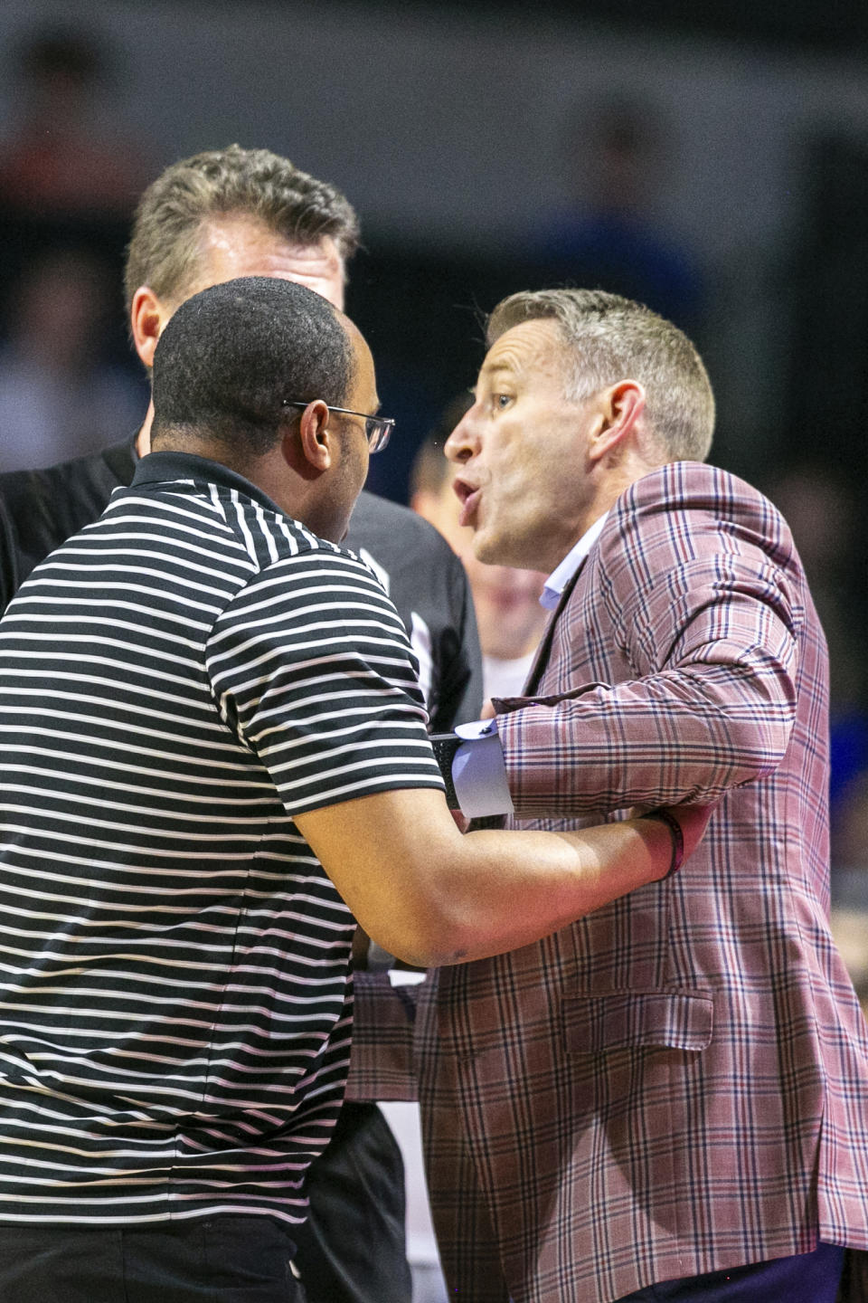 Alabama head coach Nate Oats protests a call during the second half of an NCAA college basketball game Tuesday, March 5, 2024, in Gainesville, Fla. (AP Photo/Alan Youngblood)