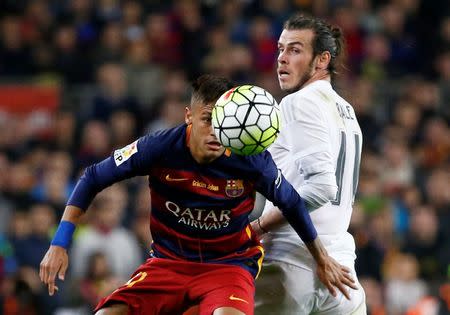 Football Soccer - FC Barcelona v Real Madrid - La Liga - Camp Nou, Barcelona - 2/4/16 Barcelona's Neymar and Real Madrid's Gareth Bale Reuters / Juan Medina Livepic