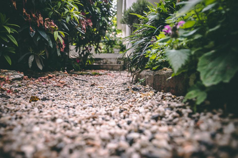 7. Choose gravel path ideas for security