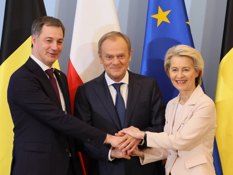 Alexander De Croo, Prime Minister of Belgium, Donald Tusk, Prime Minister of Poland, and Ursula von der Leyen, President of the European Commission, stand together for photos before a meeting in Warsaw. The meeting will also address the ongoing protests by Polish farmers. These are directed against EU requirements for agriculture and competition from cheap agricultural products from Ukraine. Benoit Doppagne/Belga/dpa